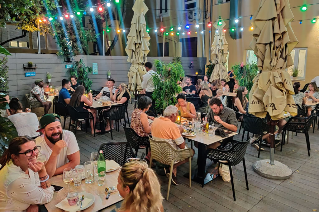 Ugodno vrijeme na vanjskoj terasi